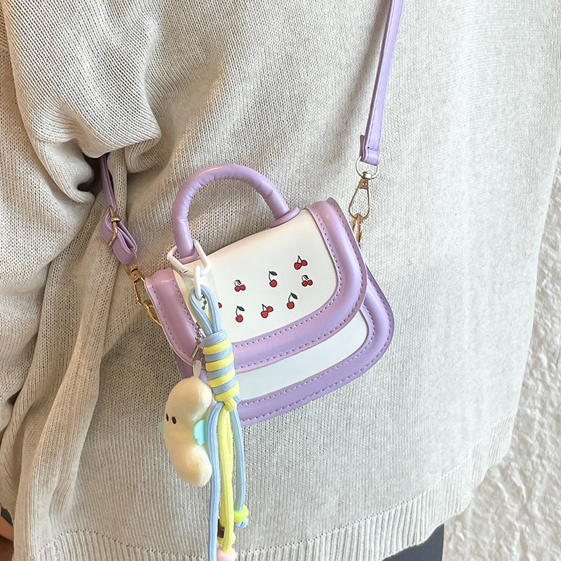 Damen Mini-Handtasche mit fröhlichem Kirschdesign und charmanten Anhängern