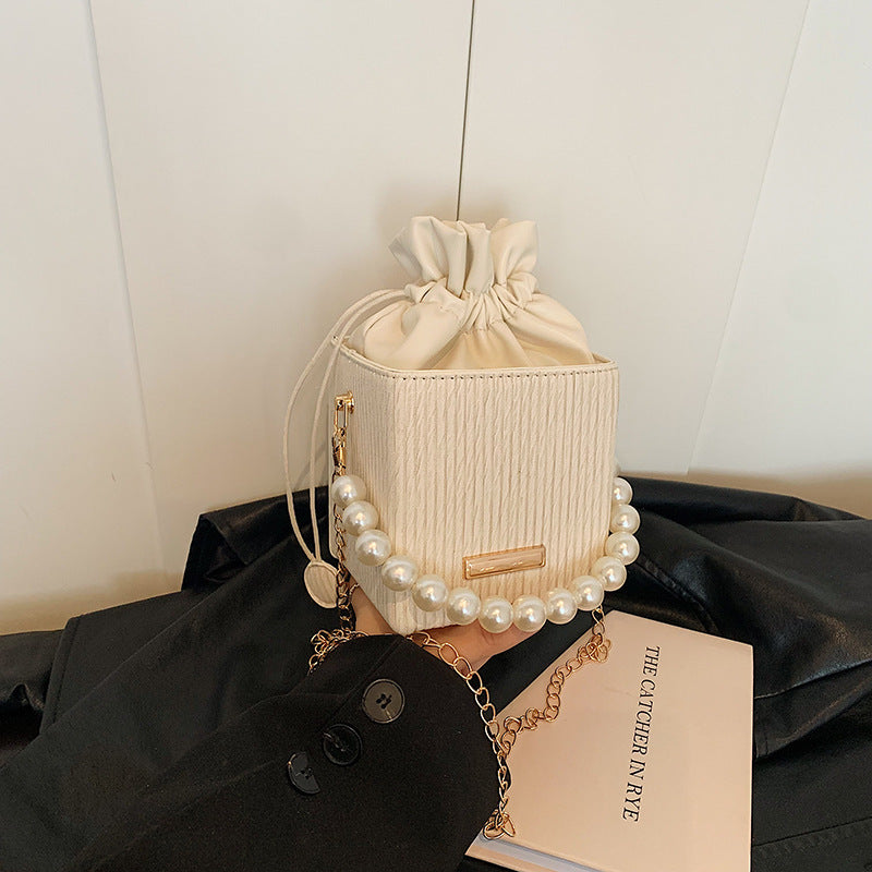 Damen Mini-Handtasche mit abnehmbarer Perlenkette