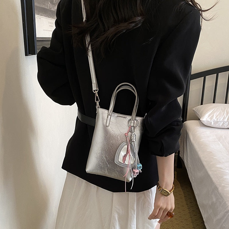 Damen Mini-Handtasche mit elegantem Anhänger