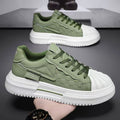 Moderne Plattform-Sneaker für Frauen mit einem modernen Karomuster und bequemer Polsterung