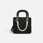 Damen Mini-Handtasche mit perlverzierter Kette und gestepptem Design