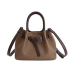 Frauen Designer Bucket Bag mit verspieltem Tier-Charm