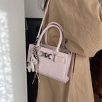 Damen Mini Handtasche mit charmantem Anhänger