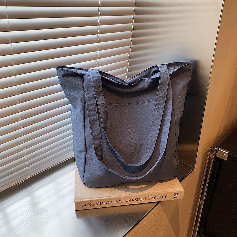 Damen Umhängetasche mit geräumigem Design und praktischen Innenfächern