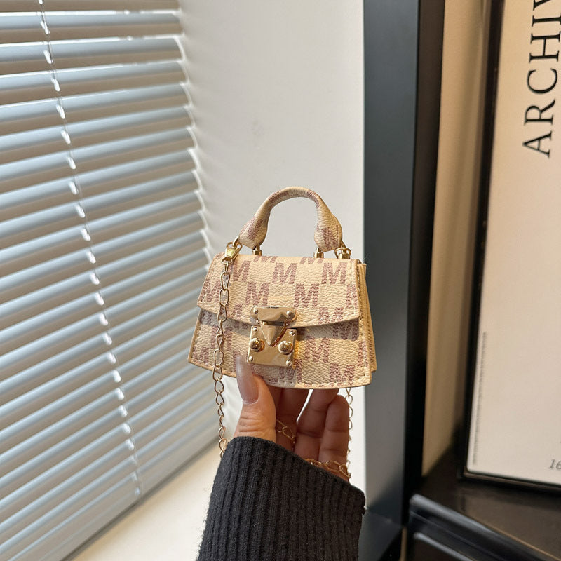 Damen Mini-Handtasche mit dekorativem Kettenriemen