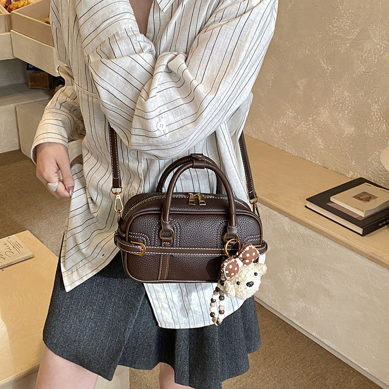 Damen Mini-Handtasche mit abnehmbarem Teddy-Anhänger