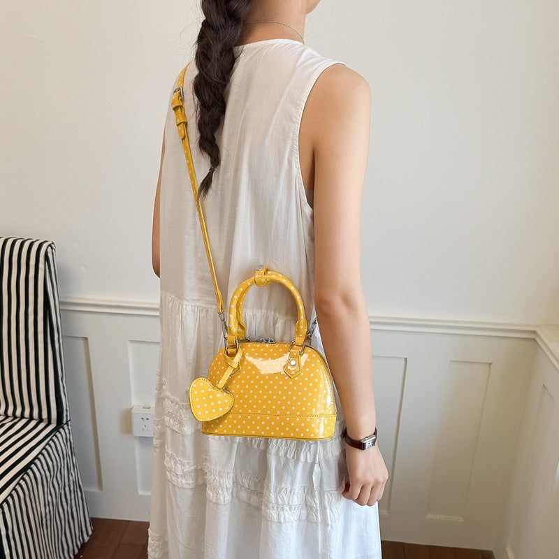 Damen Mini-Handtasche mit verspieltem Punkte-Muster und abnehmbarem Schultergurt