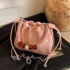 Damen Mini Schultertasche mit dekorativem Kettenriemen und trendigem Anhänger
