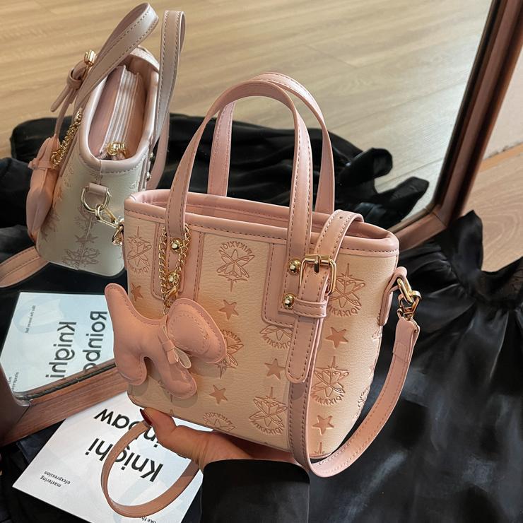 Damen Mini-Handtasche mit verspieltem Anhänger