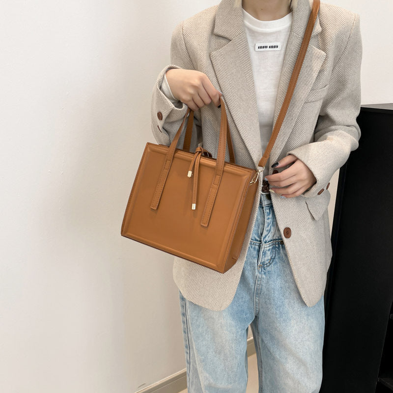 Damen elegante Handtasche im minimalistischen Design mit abnehmbarem Schulterriemen