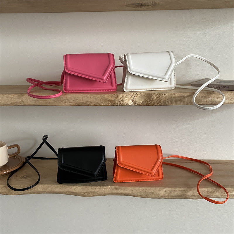 Damen Mini-Handtasche mit eleganter Verschlussmechanik