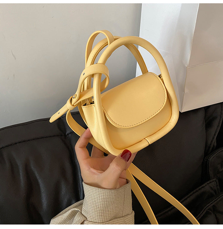 Damen Mini-Handtasche mit elegantem Kettenakzent