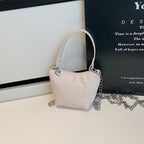 Damen Mini-Handtasche mit glänzender Kette und strukturiertem Obermaterial