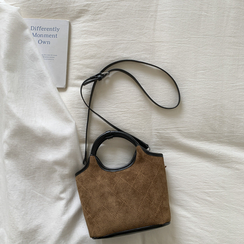 Damen elegante Handtasche aus hochwertigem Wildleder und Lederakzenten