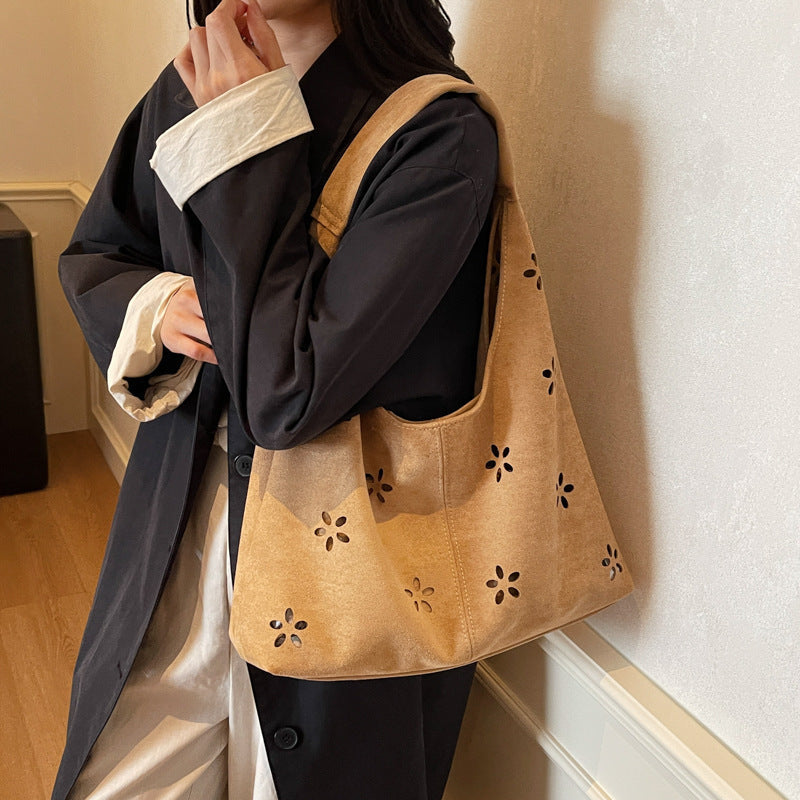 Damen-Hobo-Tasche mit floralem Akzent und praktischem Mini-Brieftasche