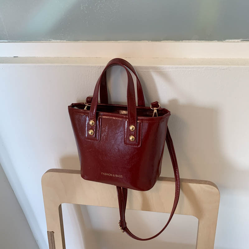 Damen Mini-Handtasche mit elegantem Kettenverschluss