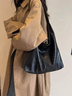 Bequeme Damen Schultertasche mit Reißverschluss
