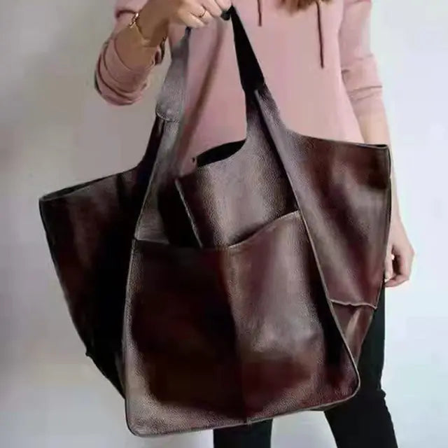 Essential Versatility von Clare - Urban Leder Tote Bag