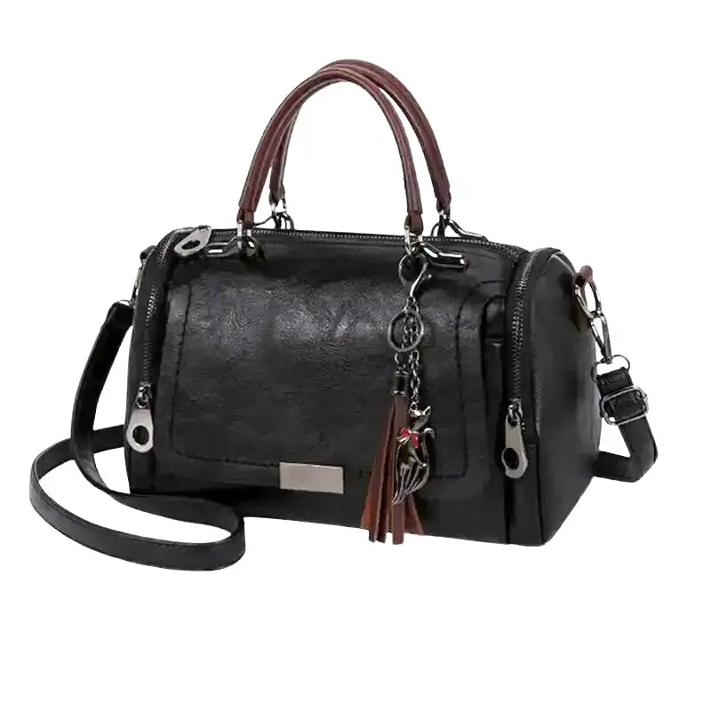Geräumige Handtasche aus weichem Leder mit Tragriemen und Reißverschlussverschluss